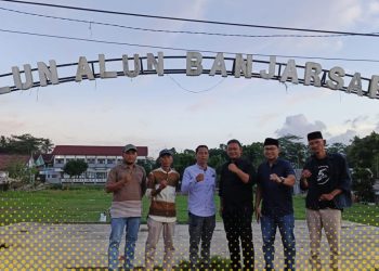 Pemuda, KNPI, dan Pemerintah Kecamatan Bersatu Benahi Alun-Alun Banjarsari
