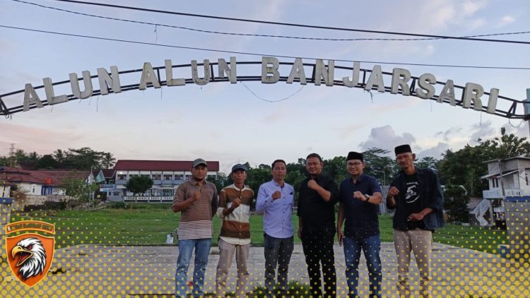 Pemuda, KNPI, dan Pemerintah Kecamatan Bersatu Benahi Alun-Alun Banjarsari