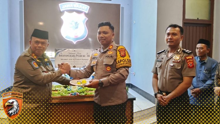 Syukuran Hari Bhayangkara ke-80 dan Kenaikan Pangkat Kapolsek Klapanunggal Berlangsung Khidmat, Dihadiri Unsur Forkopimcam